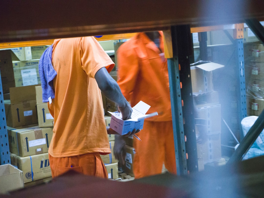 Inspeção de qualidade em pallets seguindo normas técnicas